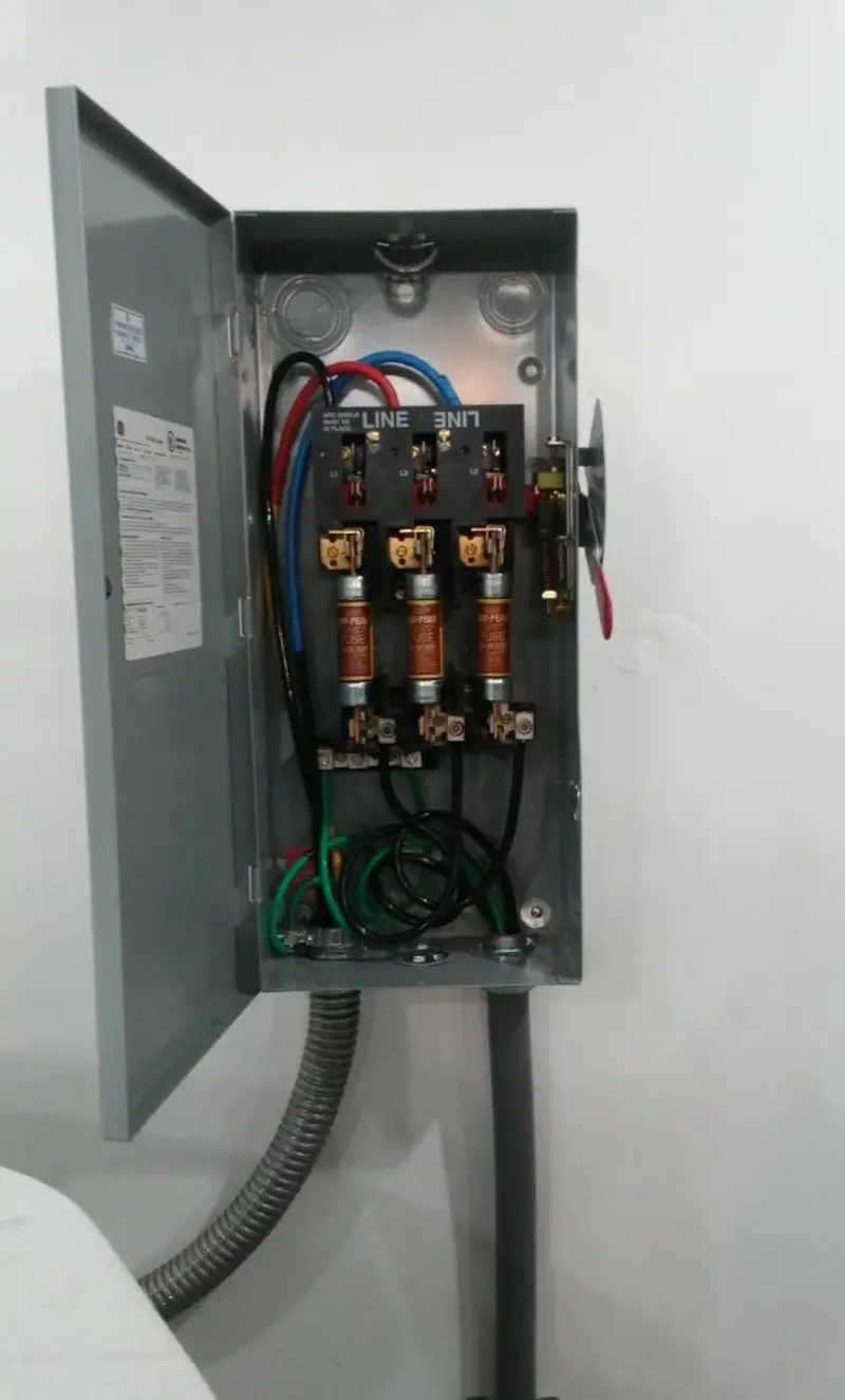 Three-phase disconnect switch installed for Smoke Detector Installation in Bossier City